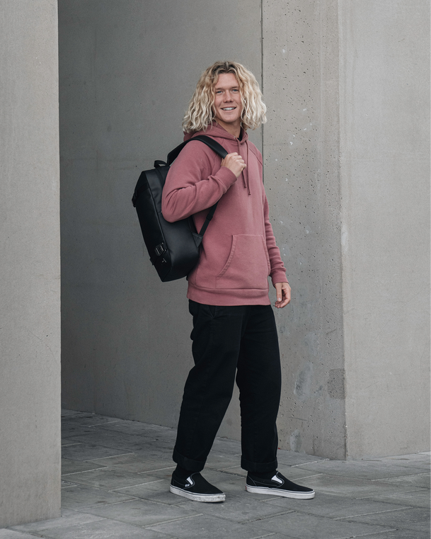 Essential Backpack 17L Sunbleached Red